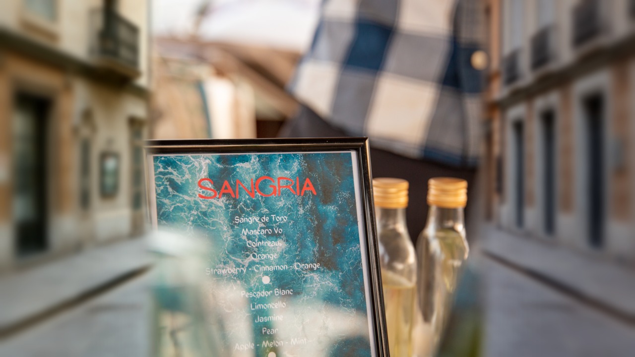 Giro del Mediterraneo + laboratorio di sangria presso Marina Vela Barcelona, Moll de Nord, berth 69, Barcellona