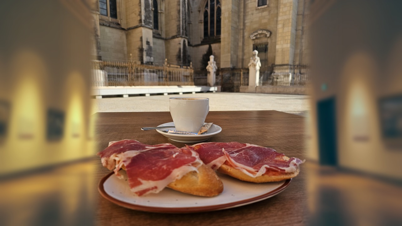 Desayuno salado Gastrocultural en Café de La Galería (Calle de Bailén), Madrid