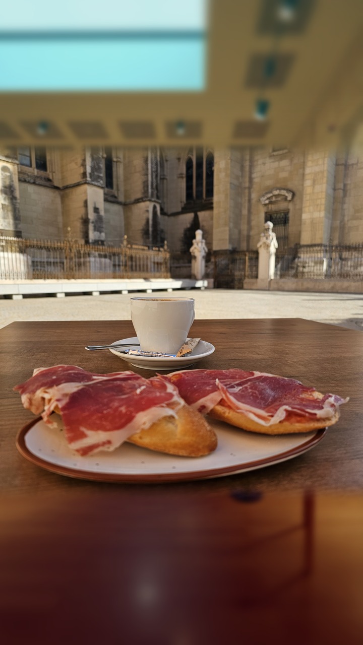 Desayuno salado Gastrocultural en Café de La Galería (Calle de Bailén), Madrid